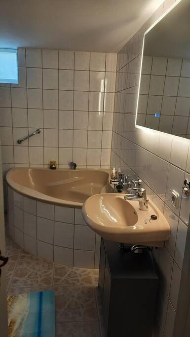 Wellness Ferienwohnung Biene Im Bergischen Land Much Extérieur photo
